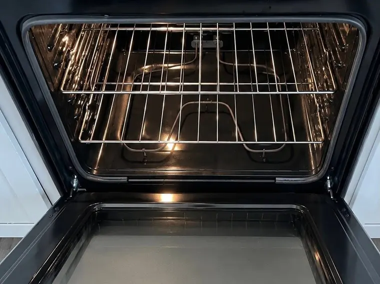Oven after cleaning